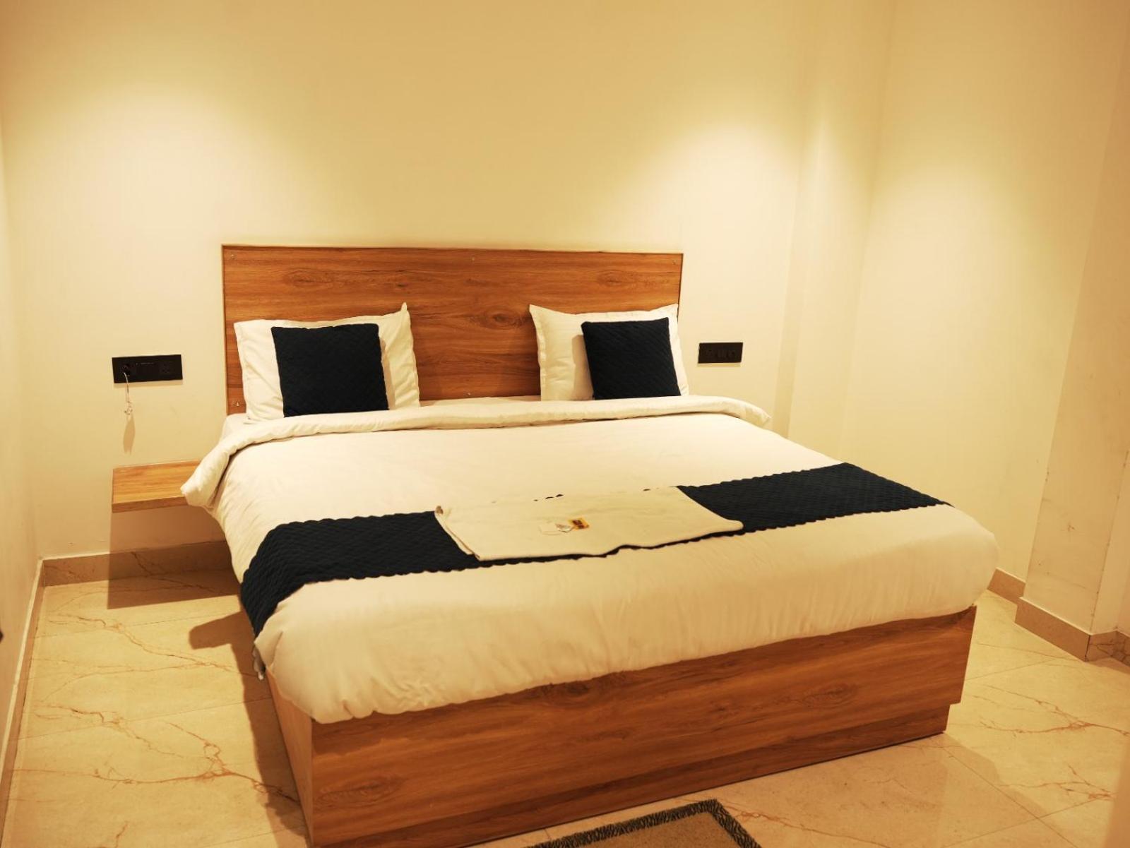 Hotel Star Delhi -free Airport Pickup New Delhi