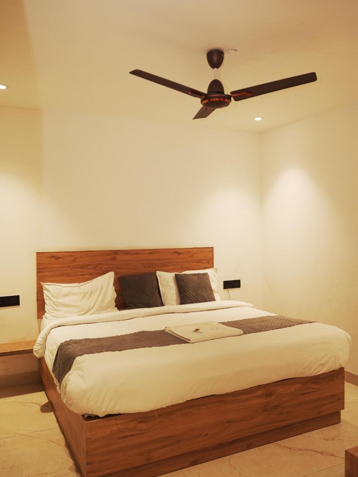 Star Delhi -free Airport Pickup Hotel