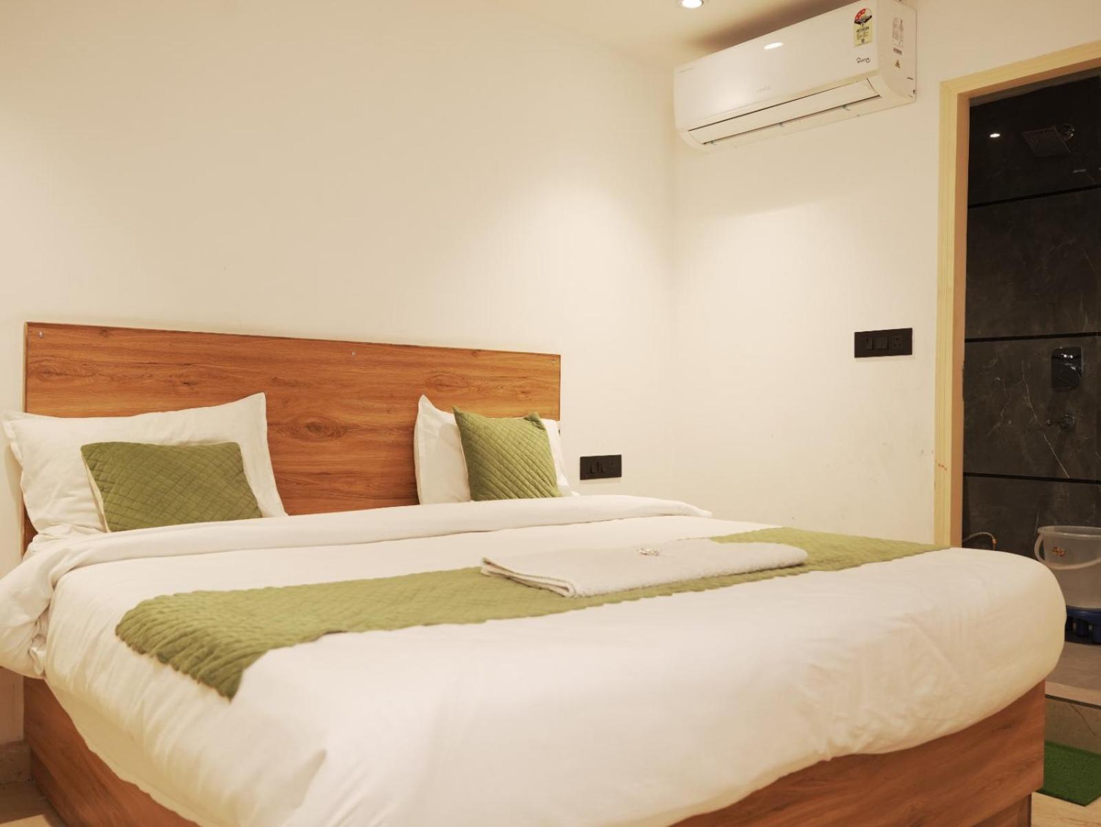 Hotel Star Delhi -free Airport Pickup New Delhi