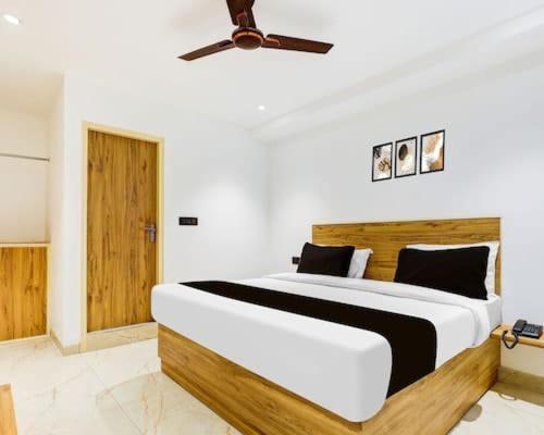 Star Delhi -free Airport Pickup Hotel 4*